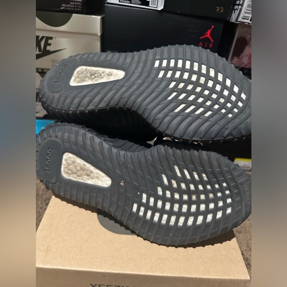 adidas Yeezy Boost 350 V2 (Black Red) - Picture 2 of 5
